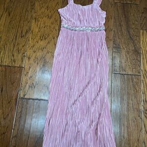 Amy’s closet girls beautiful pleated formal maxi dress